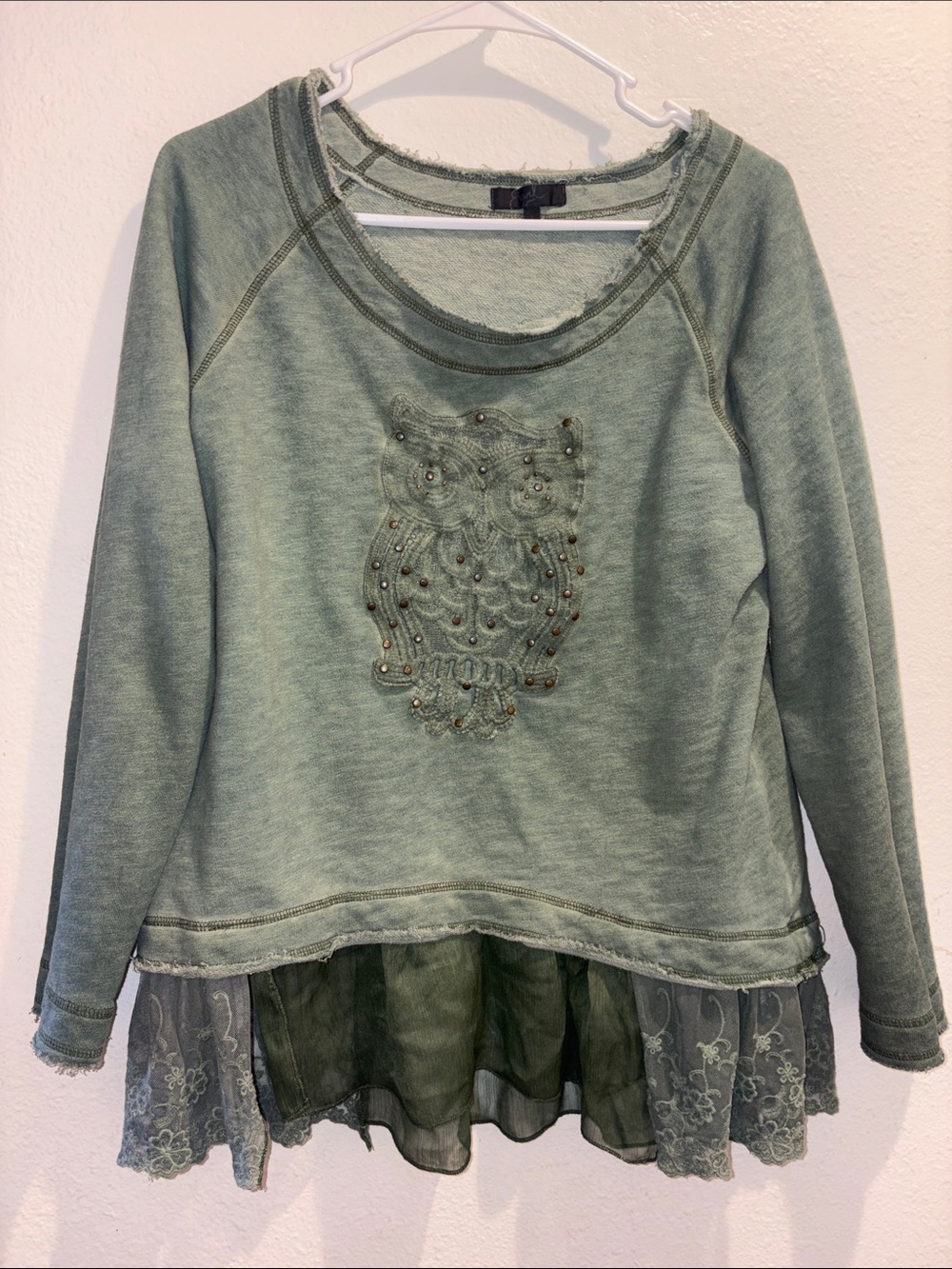 Earl Jeans Sage Green Owl Embroidered Lace Hem Peplum Sweatshirt Size M